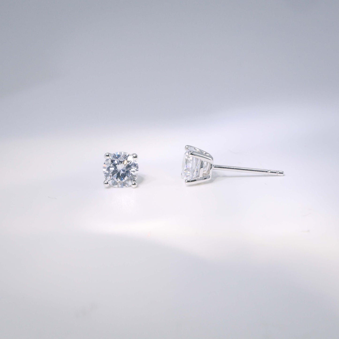 In-Stock FME2010 0.60cts  4-Prong Lab Grown Diamond Stud Earrings <High Quality>