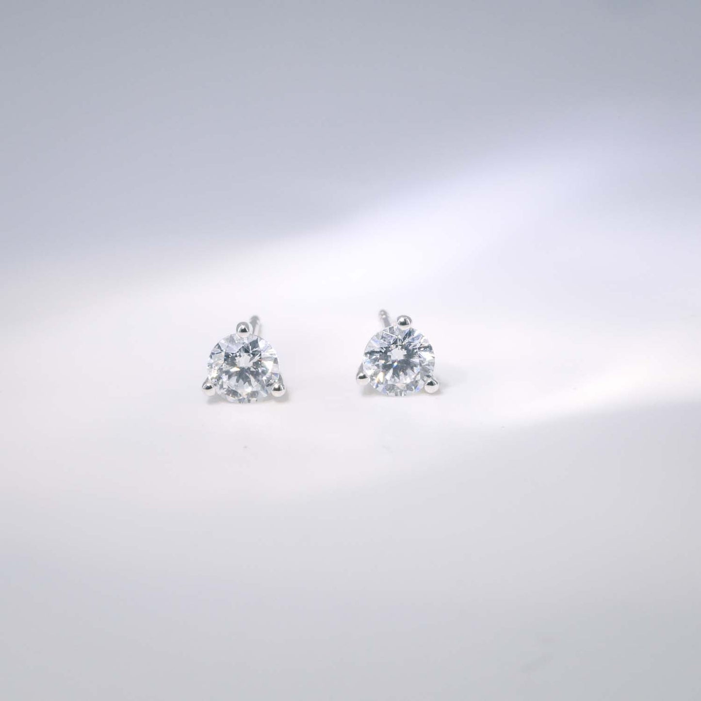 In-Stock FME2013 0.60ct  3-Prong Lab Grown Diamond Stud Earrings <Premium Grade>