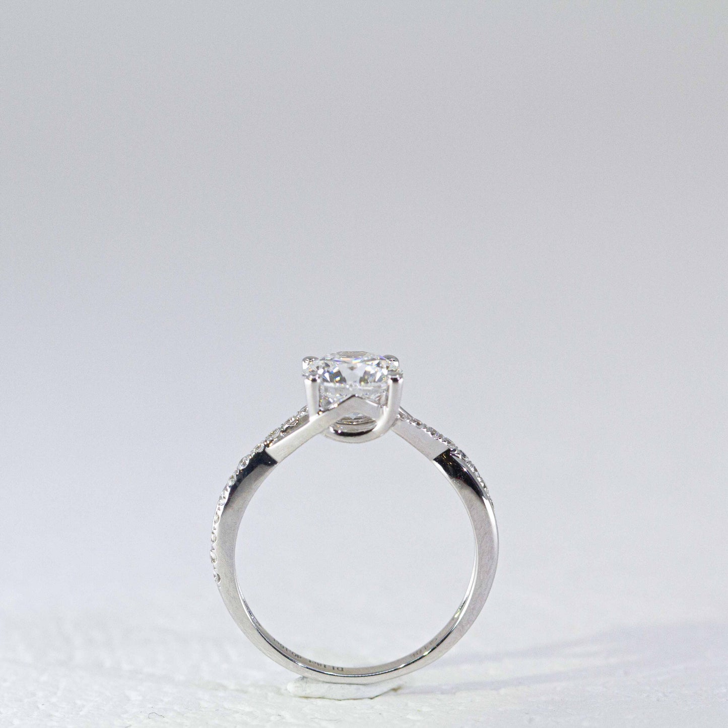 In-Stock 1.18cts Round Shape Lab Grown Diamond Ring (FELICIA – KLR0207)