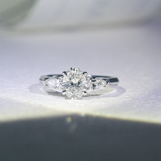 In-Stock 1.03cts Oval Shape Lab Grown Diamond Ring (REMI - R24806OVA)